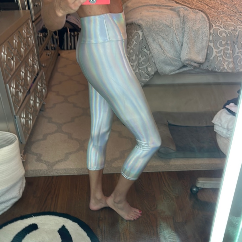 Onzie Shimmering Silver Leggings